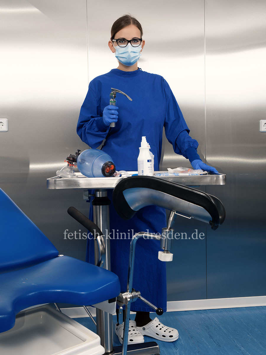 Bizarrärztin Nurse Bellatrix de Vil