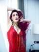 Bizarrlady Sadic Sadie im Golden Cage